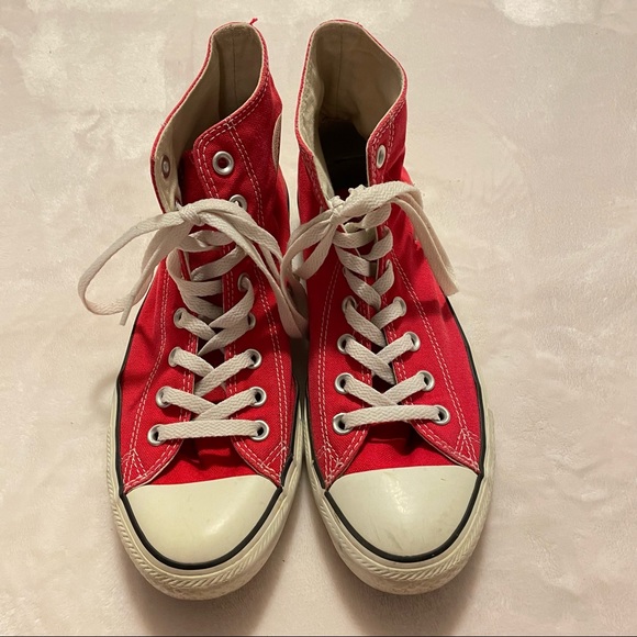 Red Converse Chucks - High Tops